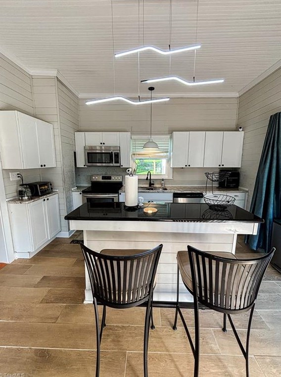 214 Broad St, Mount Airy NC  27030-4685 exterior