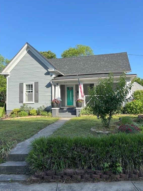 214 Broad St, Mount Airy NC  27030-4685 exterior