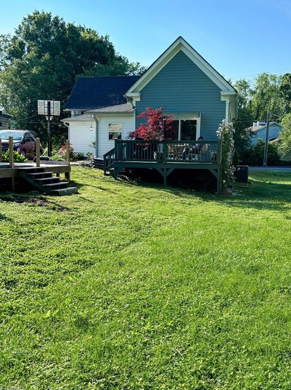 214 Broad St, Mount Airy NC  27030-4685 exterior