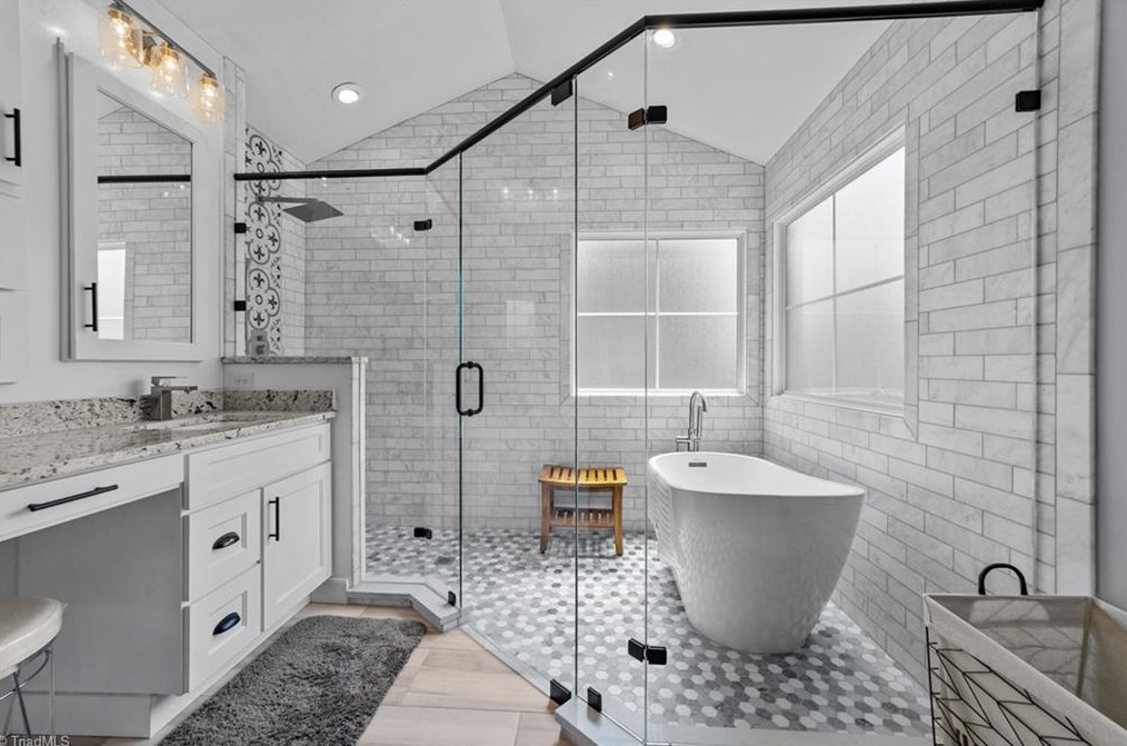 4705 Crystal Lake Dr, Greensboro NC 27410-9353 exterior