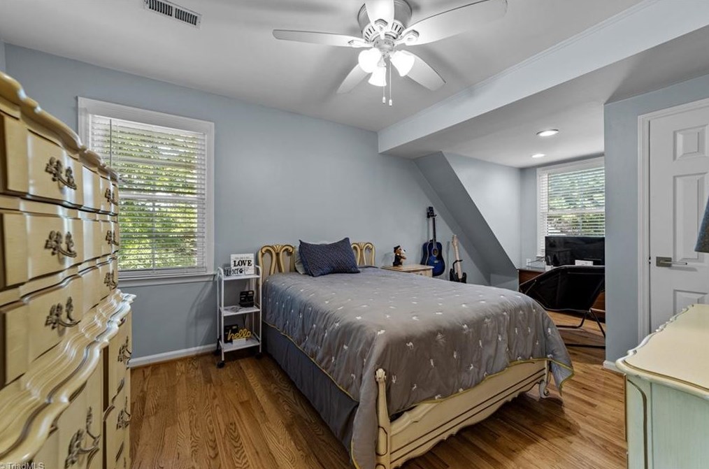 4705 Crystal Lake Dr, Greensboro NC 27410-9353 exterior