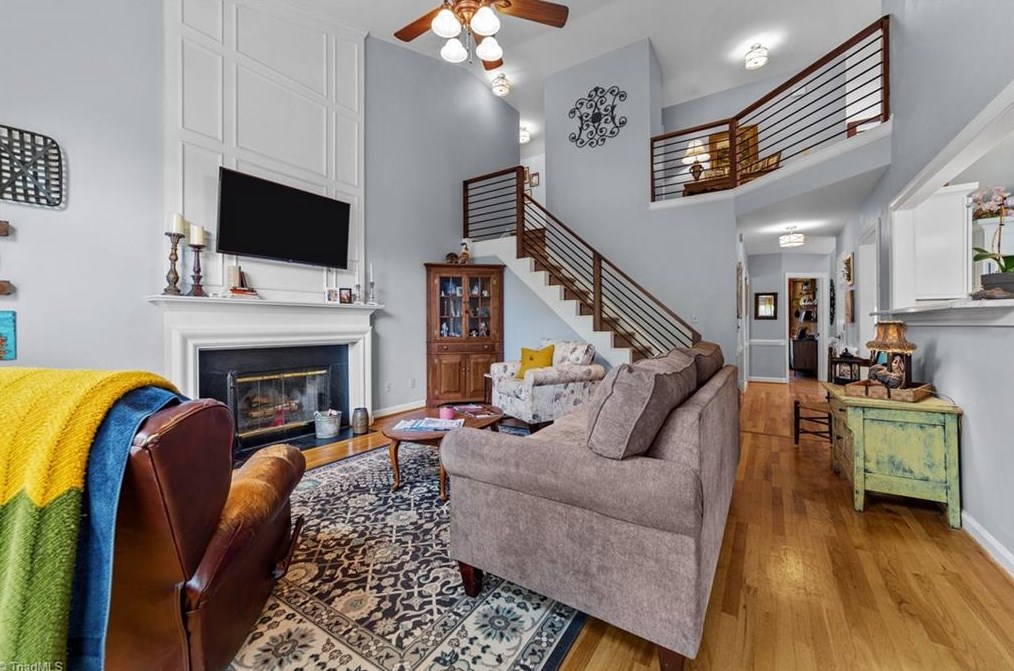 4705 Crystal Lake Dr, Greensboro NC 27410-9353 exterior