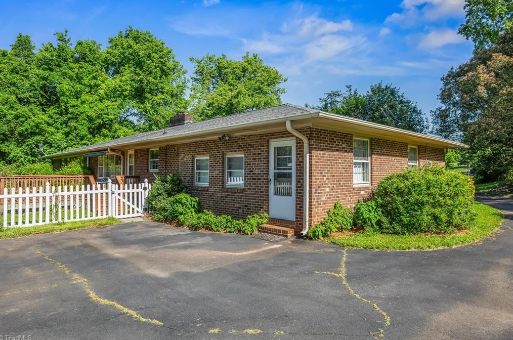 3941 Fieldview Ct, Clemmons NC 27012-9118 exterior