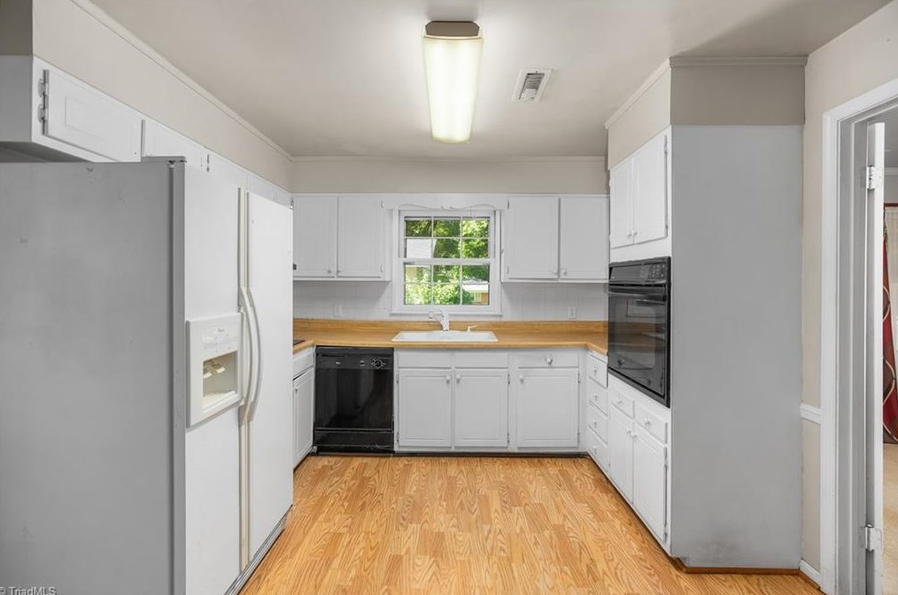 3941 Fieldview Ct, Clemmons NC 27012-9118 exterior