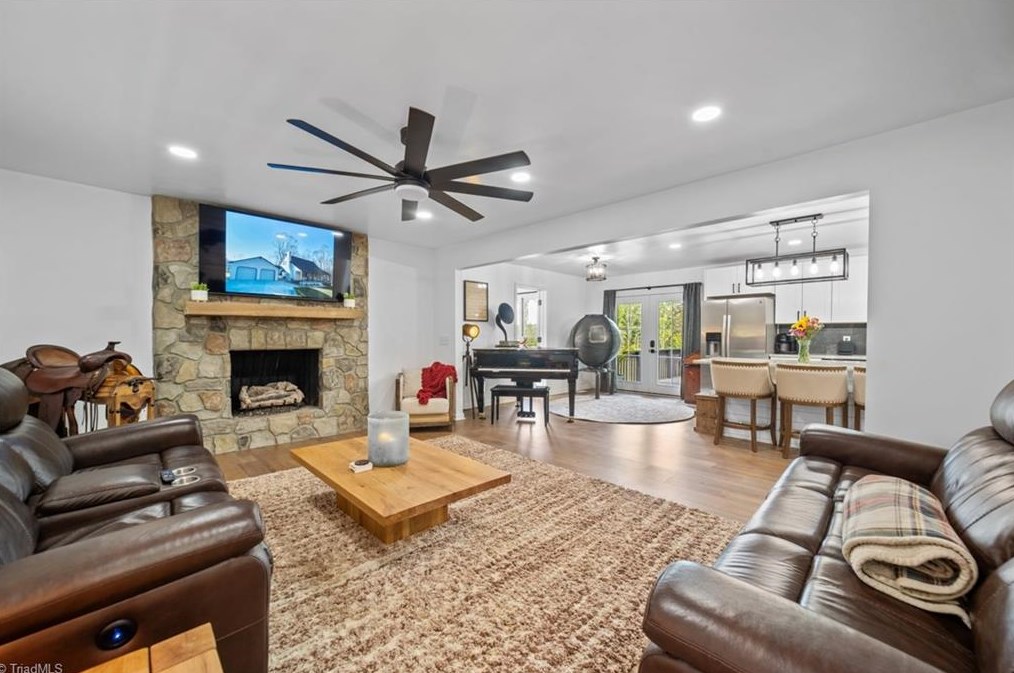 2432 Old Mountain Rd, Lexington, NC 27292-8291