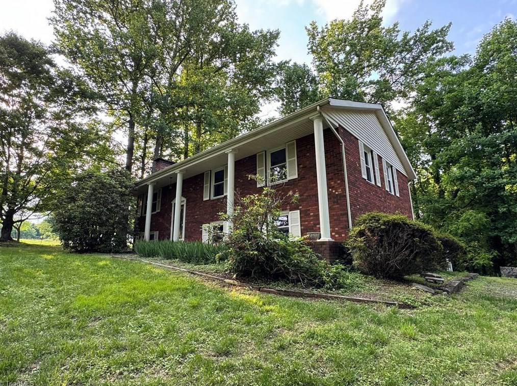 3810 Boone Trl, North Wilkesboro, NC 28659-8597