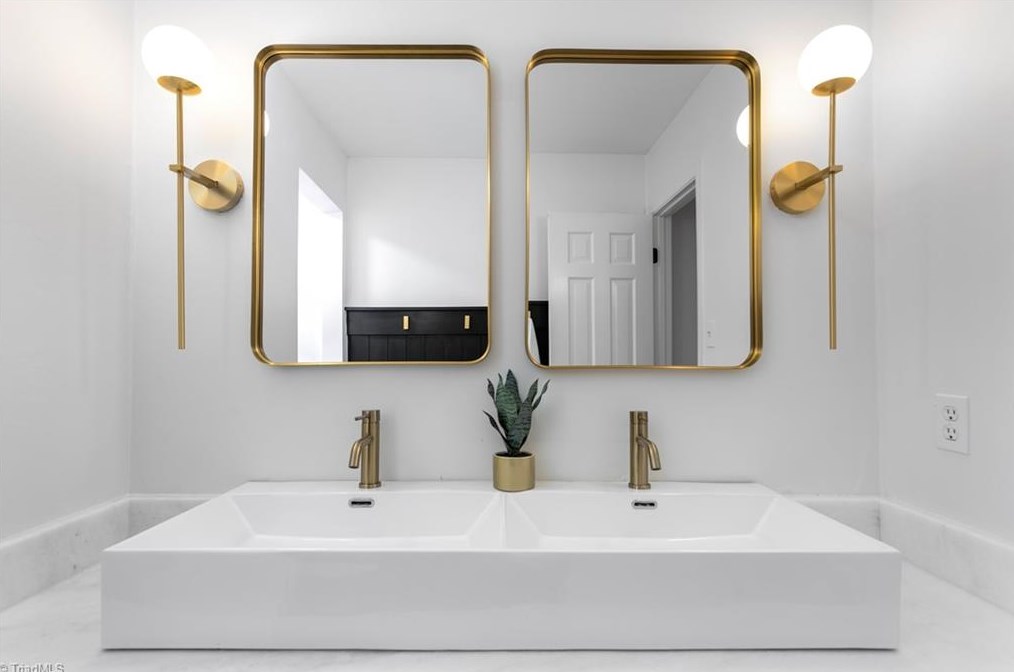 1303 Bearhollow Rd, Greensboro NC  27410-3609 exterior