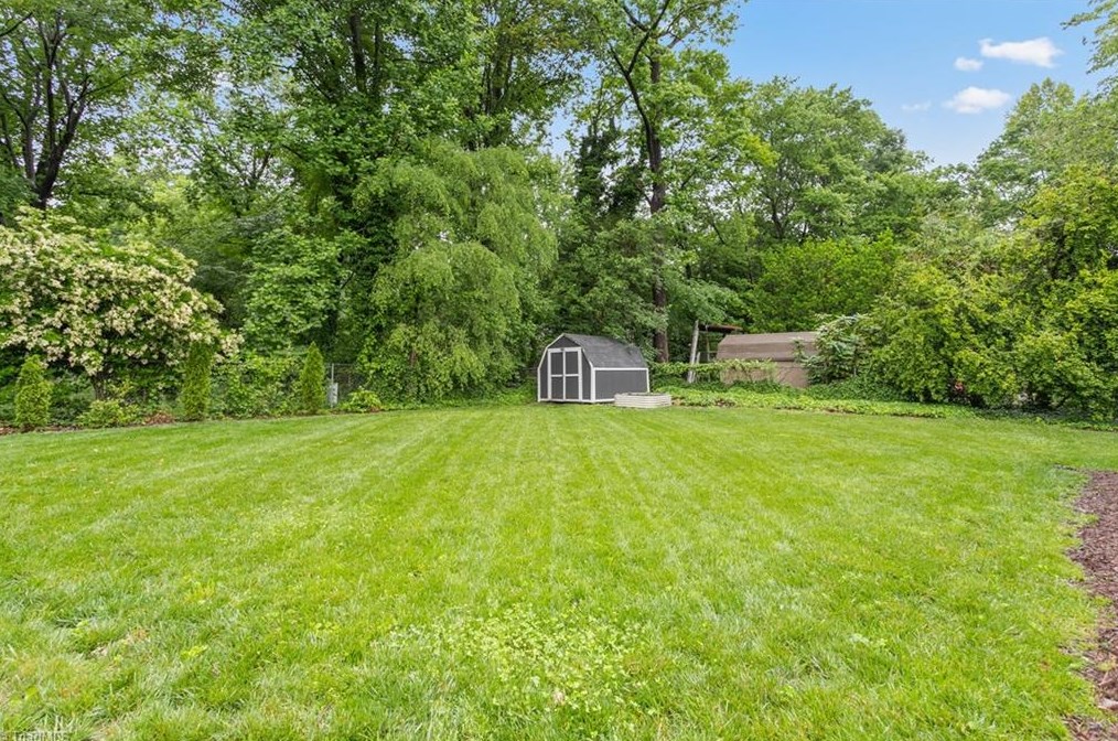 1303 Bearhollow Rd, Greensboro NC  27410-3609 exterior