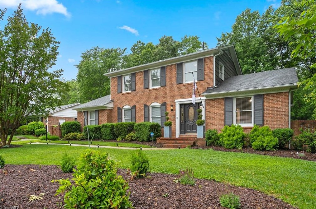 1303 Bearhollow Rd, Greensboro NC  27410-3609 exterior