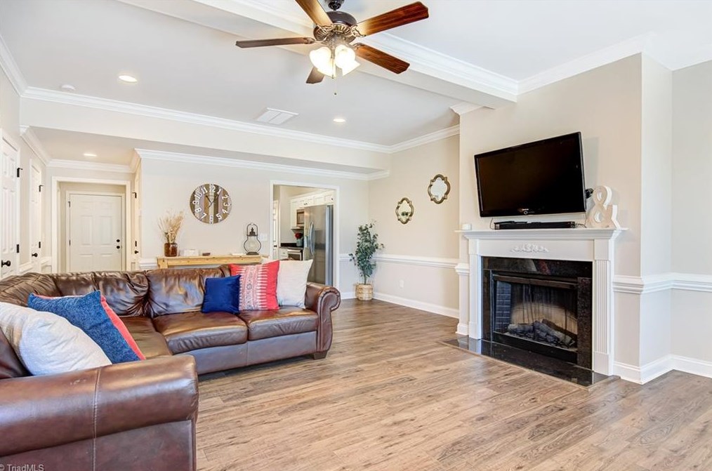 4198 Pickering Dr, Hickory, NC 28602-9175