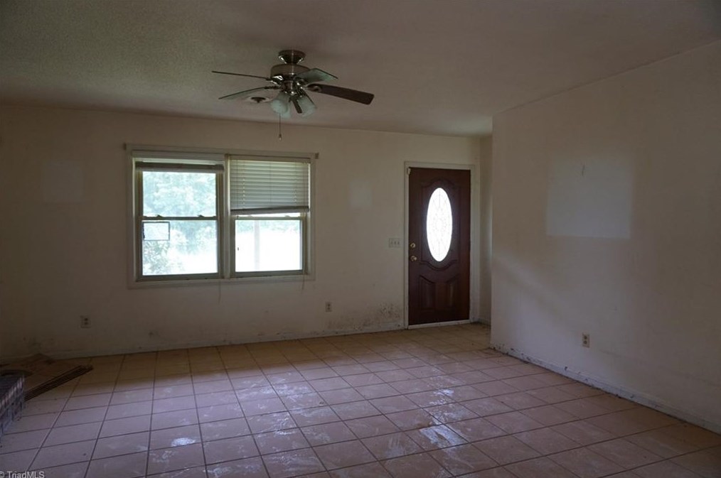 4537 Little Mountain Rd, Jonesville, NC 28642-9232