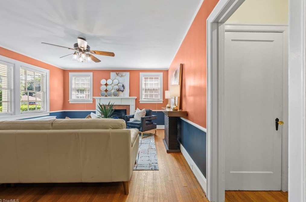 2503 Walker Ave, Greensboro NC  27403-2034 exterior