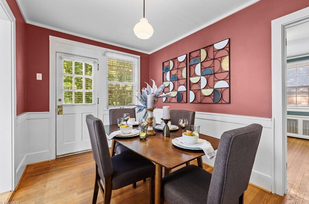 2503 Walker Ave, Greensboro NC  27403-2034 exterior