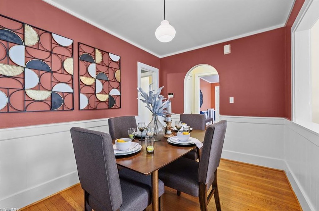 2503 Walker Ave, Greensboro NC  27403-2034 exterior