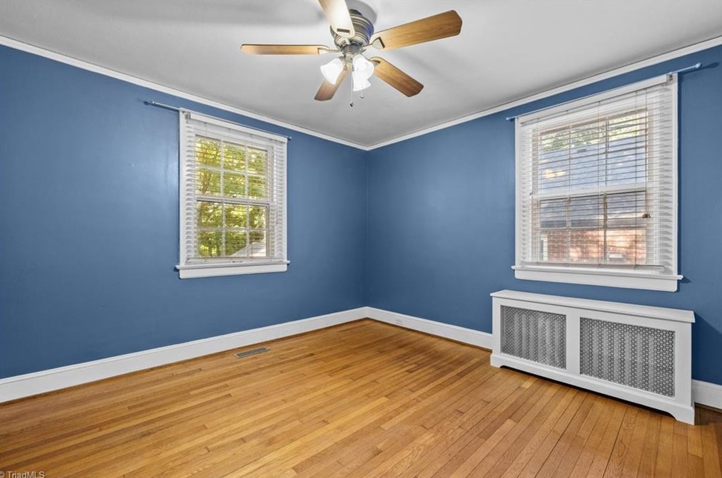 2503 Walker Ave, Greensboro NC  27403-2034 exterior