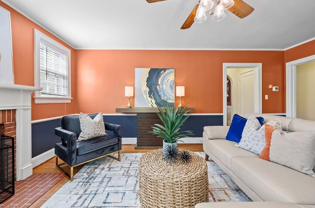 2503 Walker Ave, Greensboro NC  27403-2034 exterior