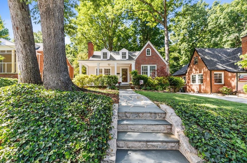 2503 Walker Ave, Greensboro NC  27403-2034 exterior