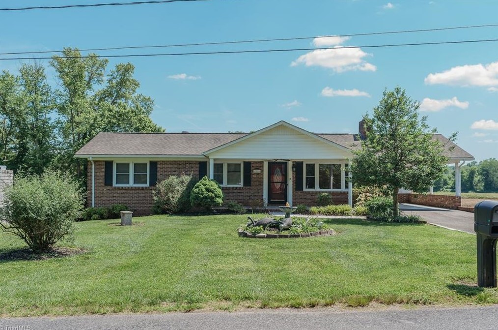 186 Louise Ave, Mount Airy, NC 27030-5139