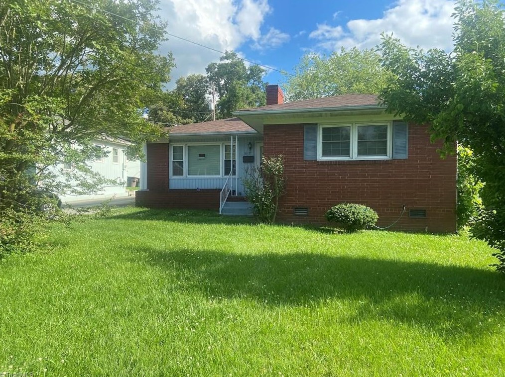 1012 Ross Ave, Greensboro, NC 27406-2512