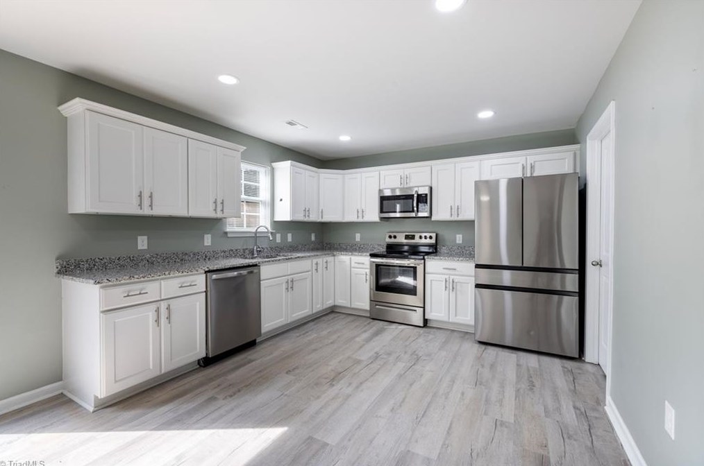 916 Countrymans Ct, Kernersville NC  27284-7501 exterior