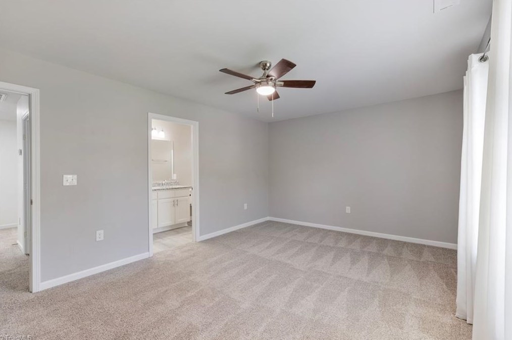 916 Countrymans Ct, Kernersville NC  27284-7501 exterior