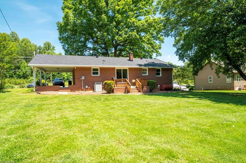 7280 Vance Rd, Kernersville NC  27284-7366 exterior