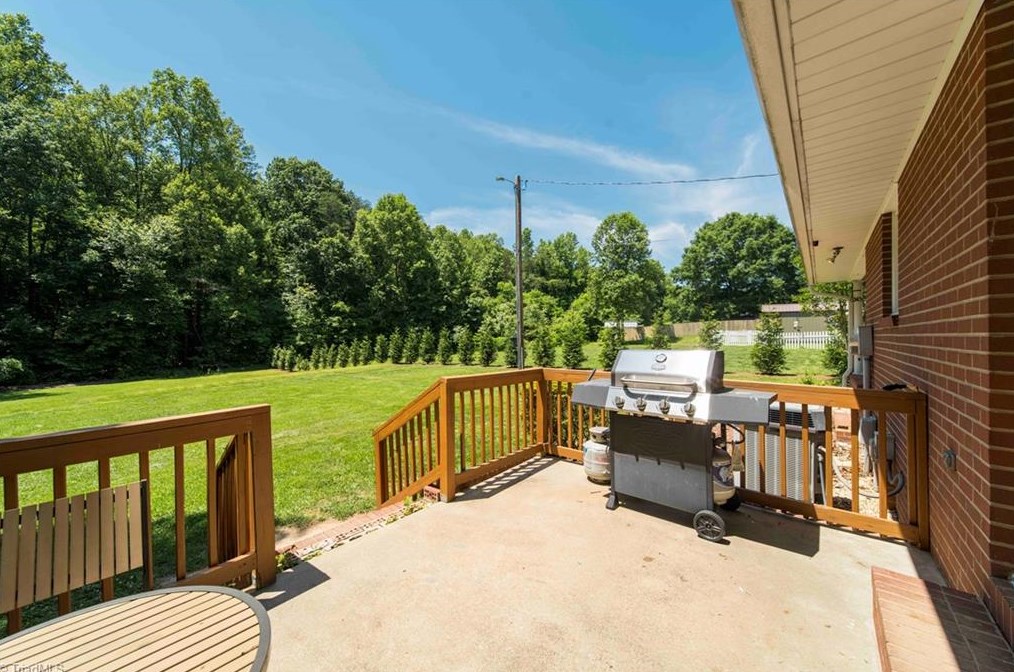 7280 Vance Rd, Kernersville NC  27284-7366 exterior