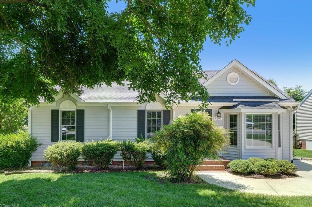 7107 Taunton Dr, Greensboro, NC 27410-8665