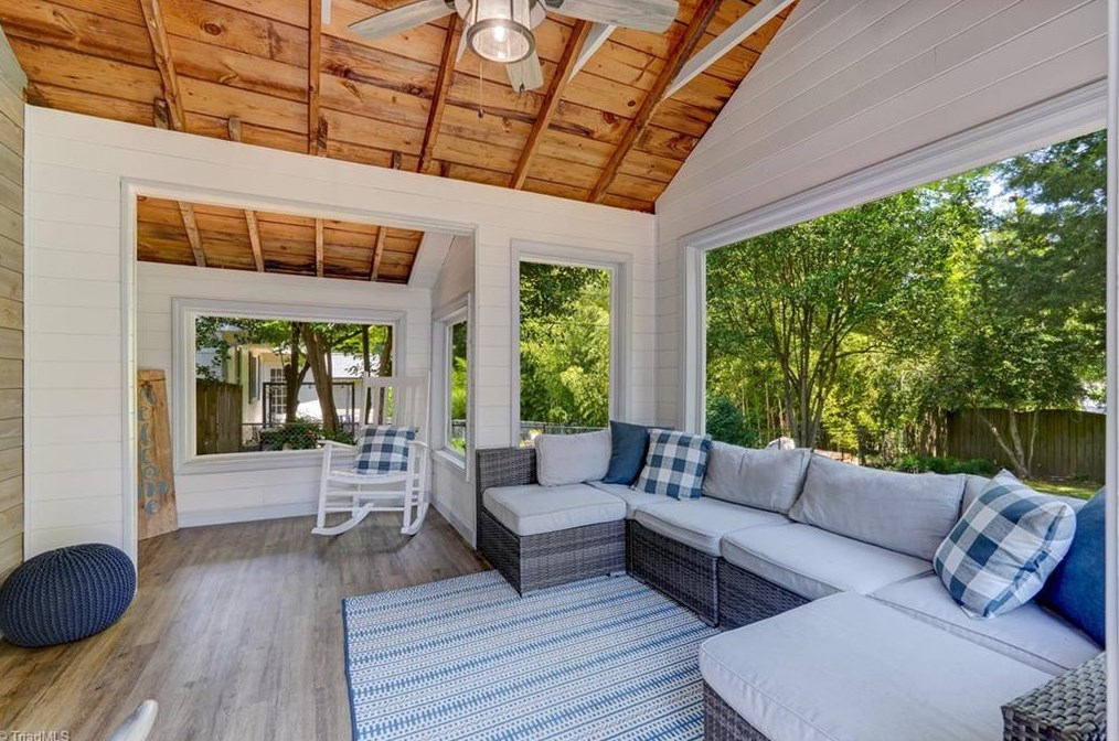 1906 Fernwood Dr, Greensboro NC 27408-5524 exterior