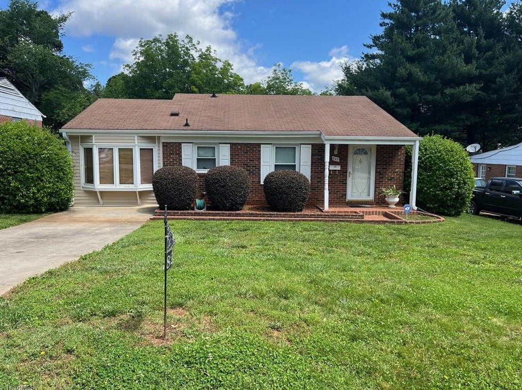827 Woodcote Dr, Winston Salem, NC 27107-5328