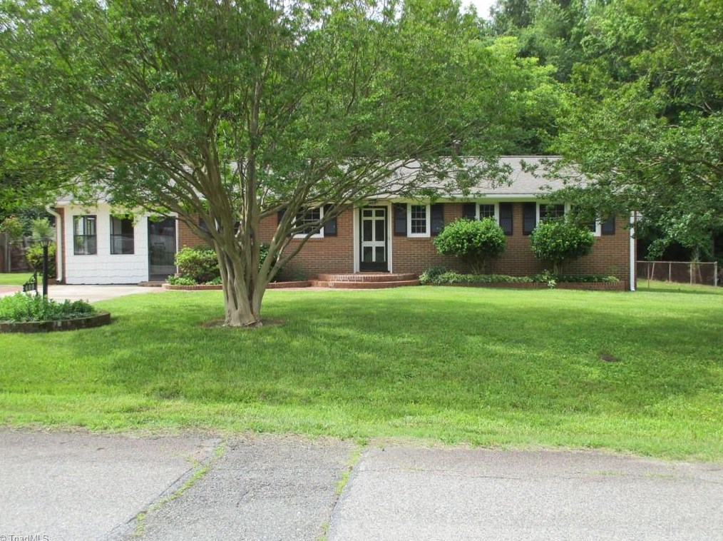 409 Price Rd, Lexington, NC 27295-1321