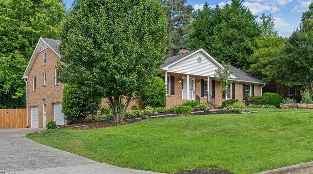 270 Gloucestershire Rd, Winston Salem, NC 27104-2706