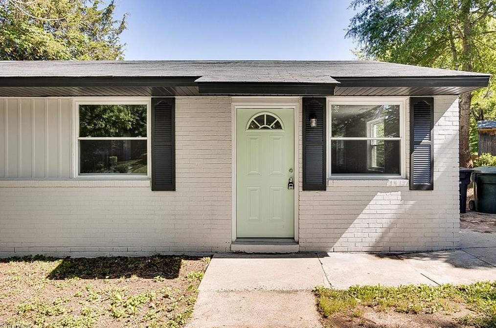 1207 Fargo Trl, Greensboro, NC 27406-4743