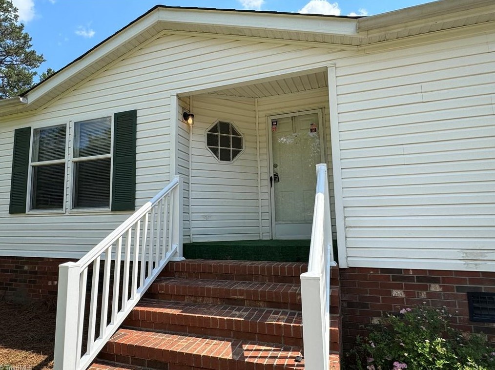 637 Mount Shepherd Rd, Asheboro, NC 27205-7170