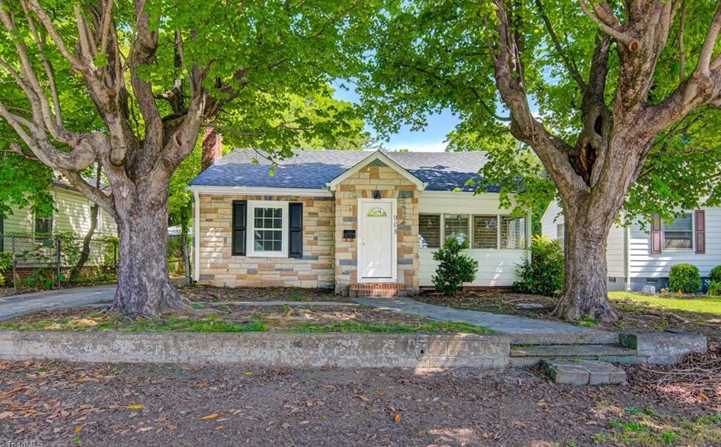 905 Roosevelt St, Winston Salem, NC 27105