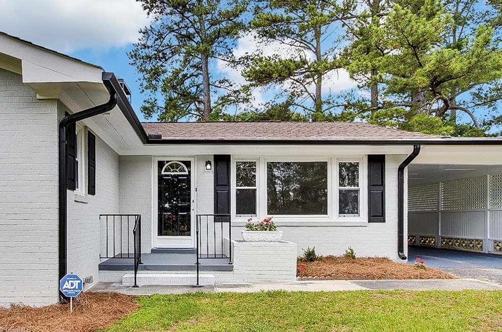 2726 Cameron Dr, Sanford, NC 27332-6007