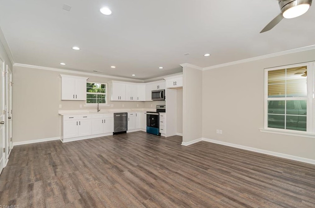 911 Carter St, High Point, NC 27260-5752