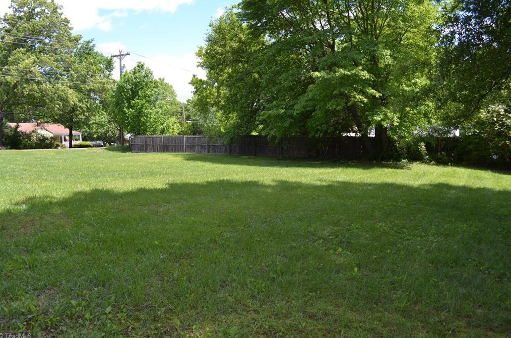260 Country Club Dr, Eden, NC 27288-3555