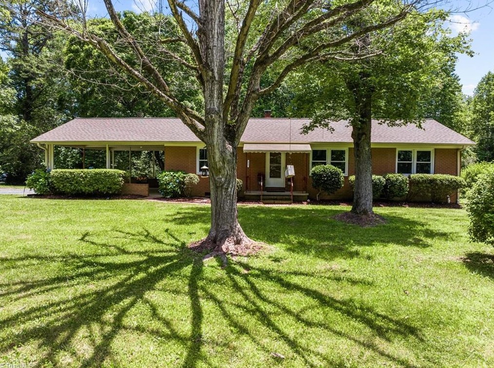 317 Sawyersville Rd, Asheboro, NC 27205-2206