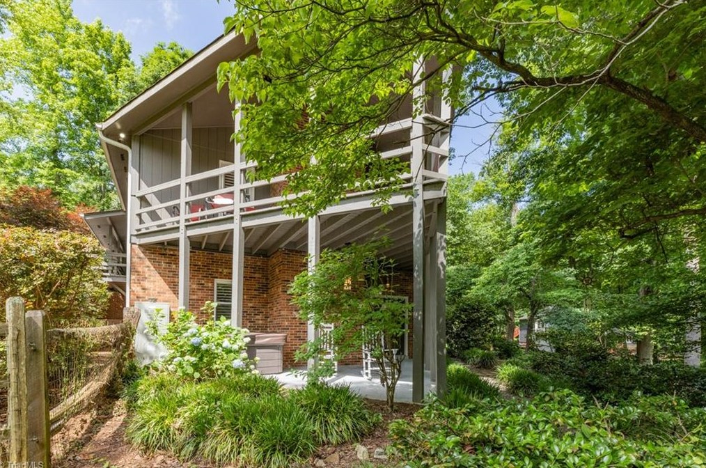 5000 Woodmark Dr, Greensboro NC  27407-8252 exterior