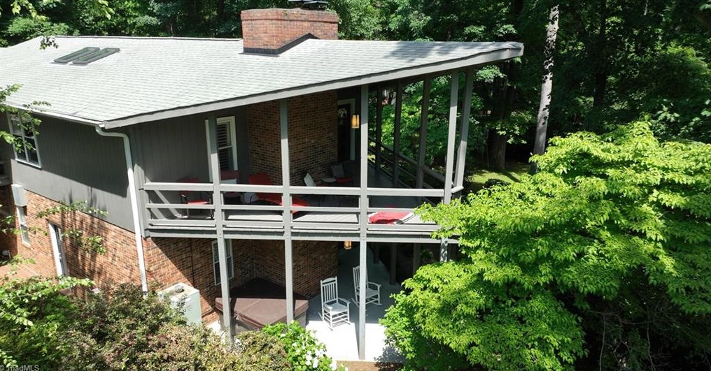 5000 Woodmark Dr, Greensboro NC  27407-8253 exterior