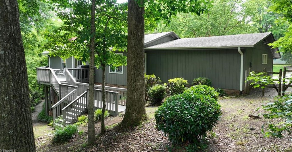 5000 Woodmark Dr, Greensboro NC  27407-8253 exterior