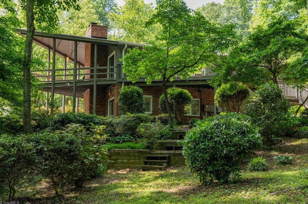 5000 Woodmark Dr, Greensboro NC  27407-8253 exterior