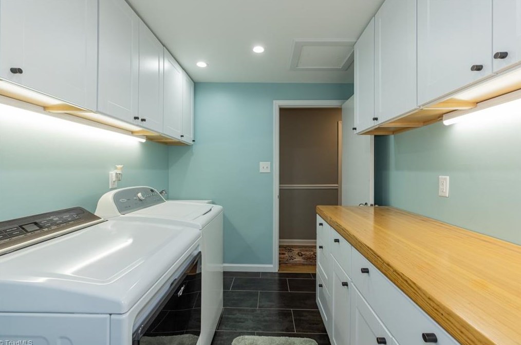 5000 Woodmark Dr, Greensboro NC  27407-8253 exterior