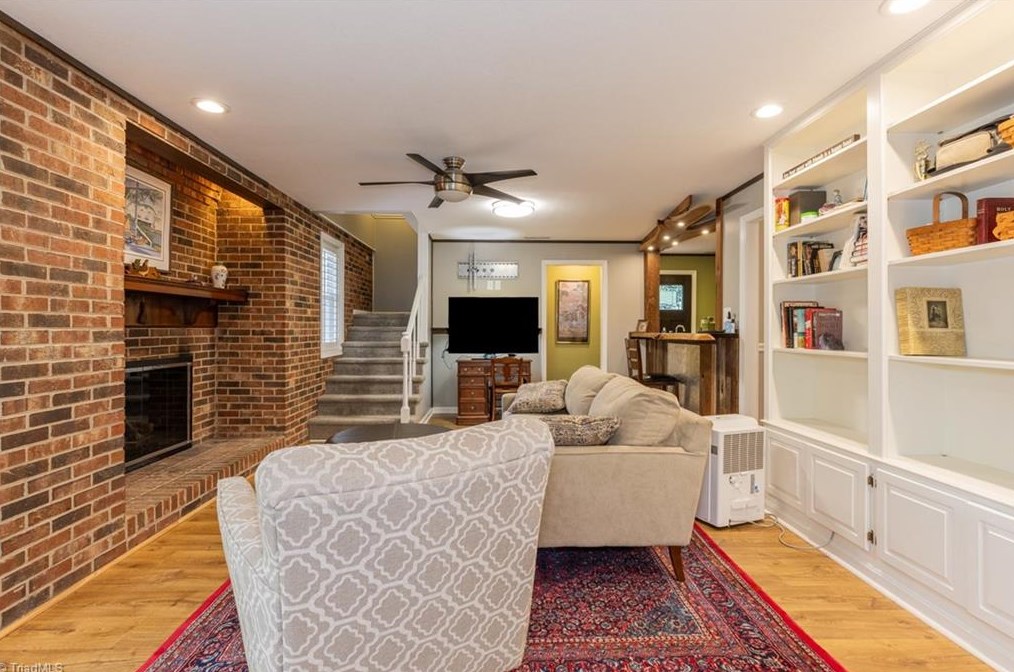 5000 Woodmark Dr, Greensboro NC  27407-8253 exterior