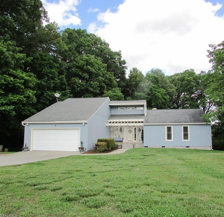 1612 Penny Rd, High Point, NC 27265-8101
