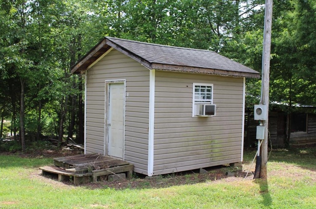 385 Ben Anderson Rd, Farmington, NC 27028-5638