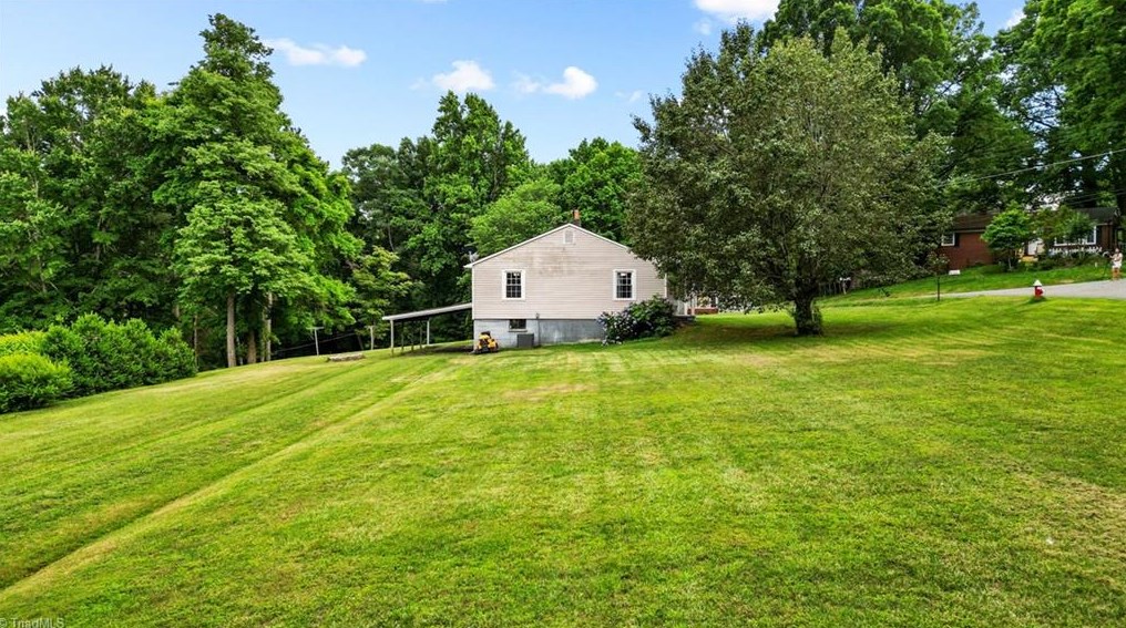 310 Saunders Dr, Asheboro NC 27203-3847 exterior