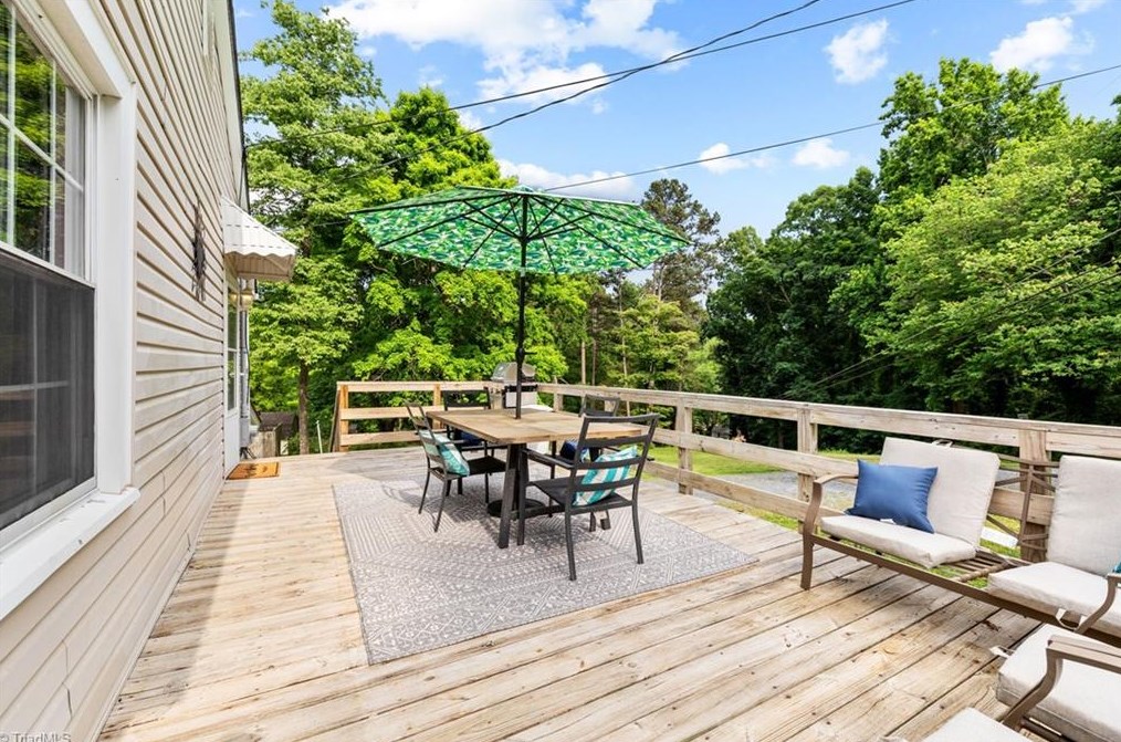 310 Saunders Dr, Asheboro NC 27203-3847 exterior