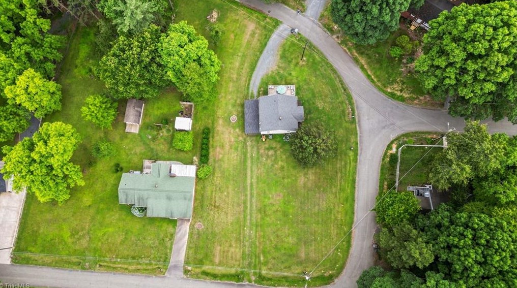 310 Saunders Dr, Asheboro, NC 27203-3843